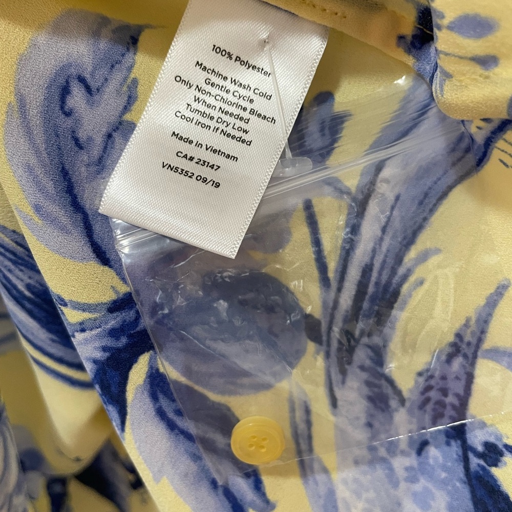 NWOT Women’s Talbots Yellow and Blue Floral 3/4 Sleeve Blouse size XL Petite - Picture 6 of 6
